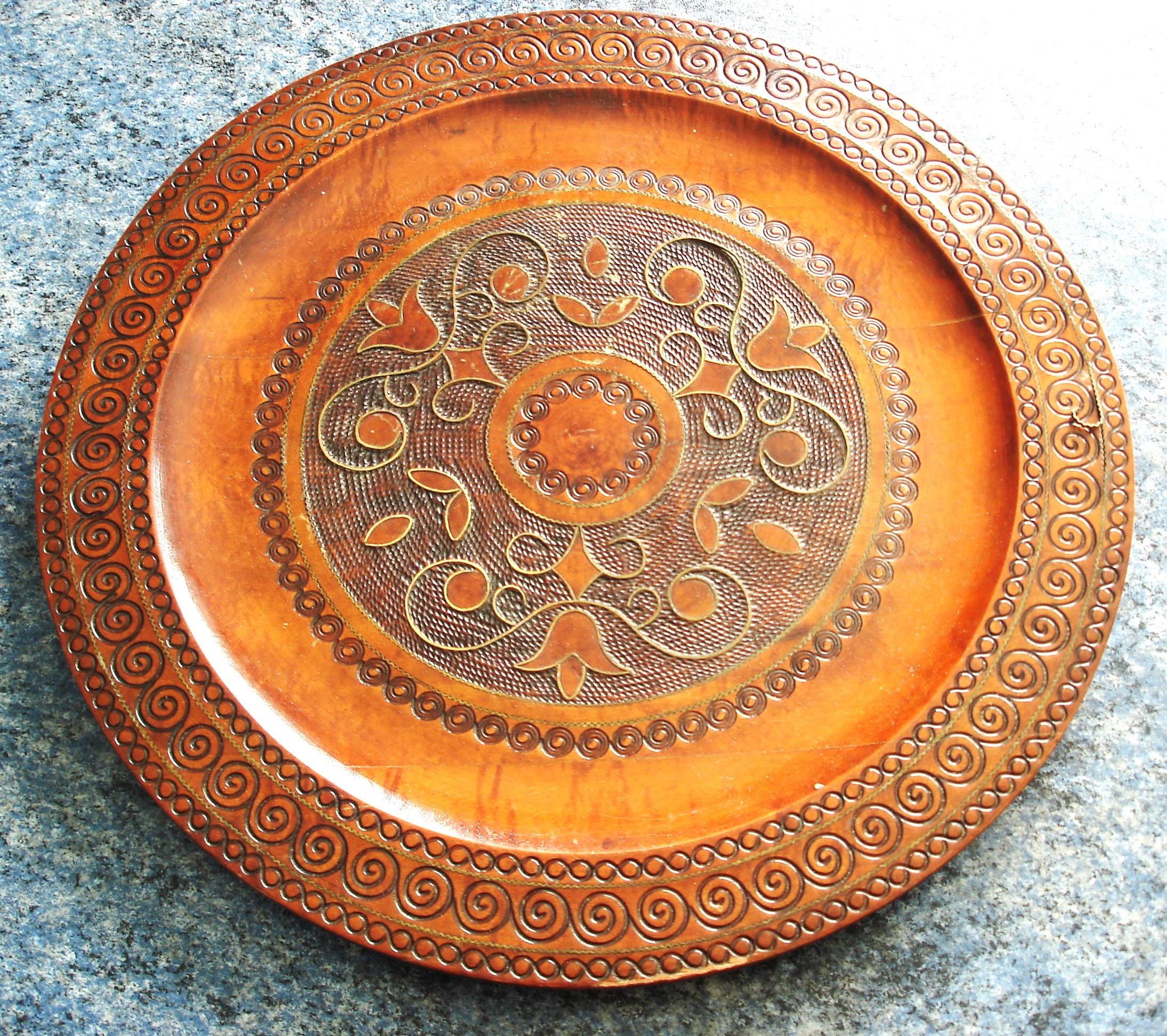 Assiette Décorative En Bois Sculpté Main - Savoie - Artisanat Traditionnel - Occasion
