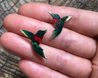 Humming bird earrings, bird earrings, hummingbird jewelry, memorial jewelry, mom jewelry, sister gift, bridesmaid jewelry, bird post earring