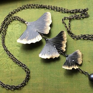 Ginkgo tassel necklace - bronze with pearl - lariat - chocker