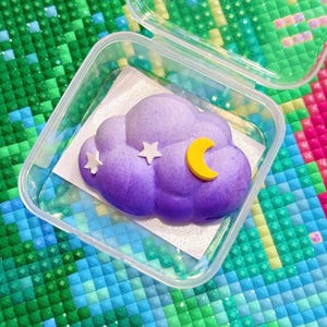 ThesStudios Scented Diamond Painting Putty Purple Head In The Clouds. Wt 9-10g. Scent: Blueberry