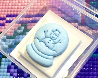 ThesStudios Scented Diamond Painting Putty Blue Snowman Snowglobe. Wt 10-11g. Scent: Caramel Corn