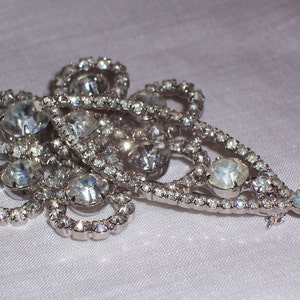 Large Vintage Rhinestone Brooch or pin