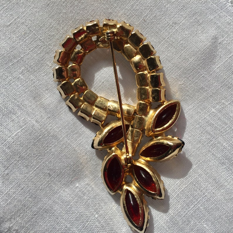 Vintage Brooch or Pin with Aurora Borealis Rhinestones