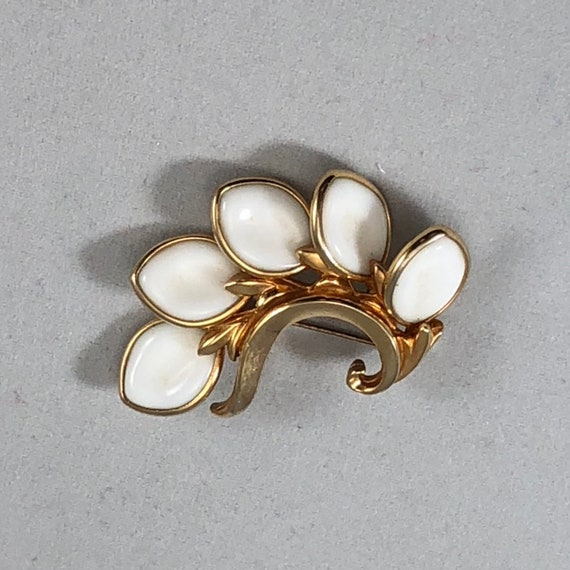 Vintage Gold and White Glass Stones Brooch or Pin… - image 1
