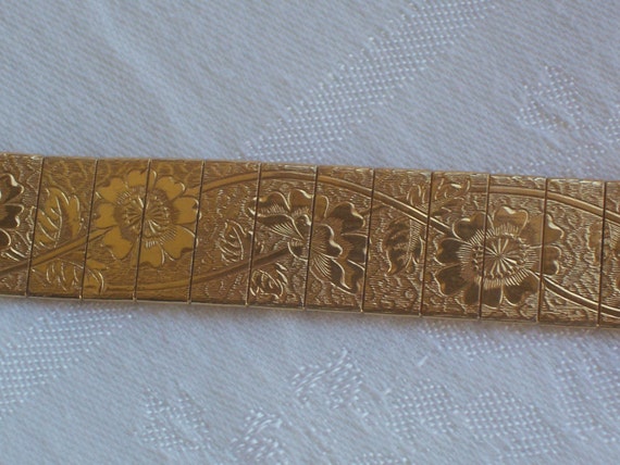 Vintage Etched Gold-tone Bracelet Brand is 1928 - image 2