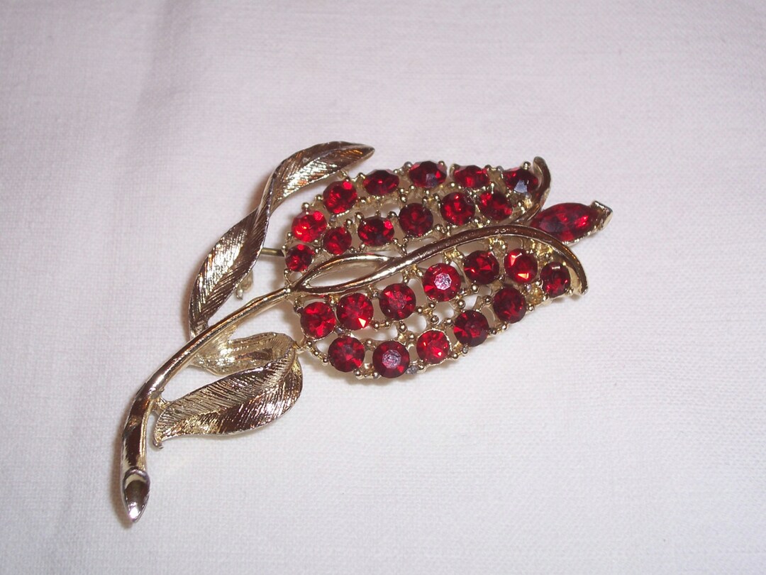 Vintage Brooch With Red Rhinestones - Etsy