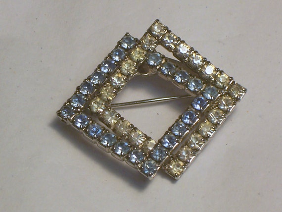 Vintage Rhinestone Pin in Blue and Crystal Estate… - image 2