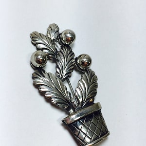 Vintage Sterling Silver Flower Brooch or Pin