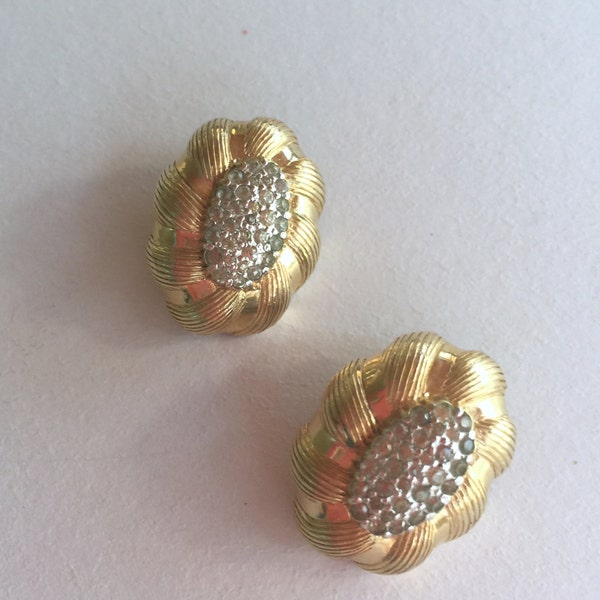 Signed Vintage Nettie Rosenstein Rhinestone Clip On Earrings Estate Jewelry Costume