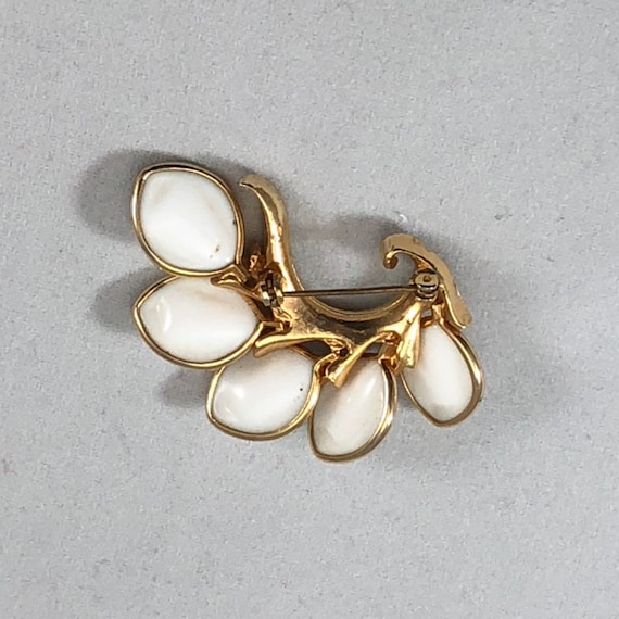 Vintage Gold and White Glass Stones Brooch or Pin… - image 4