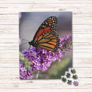 Monarch Butterfly Jigsaw Puzzle | Vibrant Insect Garden Nature Gift (110-1014 Pieces)