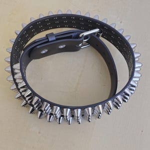 Goth Accessories Conical Stud Punk Gothic Bracelet - Double Spike Leather Cuff UK77 Style Deathrock Bracelet - Foto 3