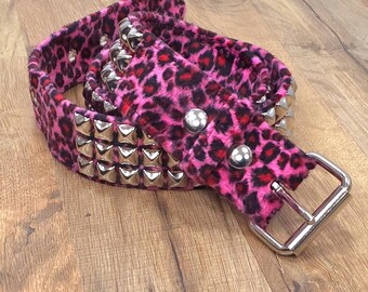 国内で当店のみ Dekayed - Leopard Fur Belts 3色展開 Leopard Cheetah Pyramid Studded Belt Punk Goth Rock Style