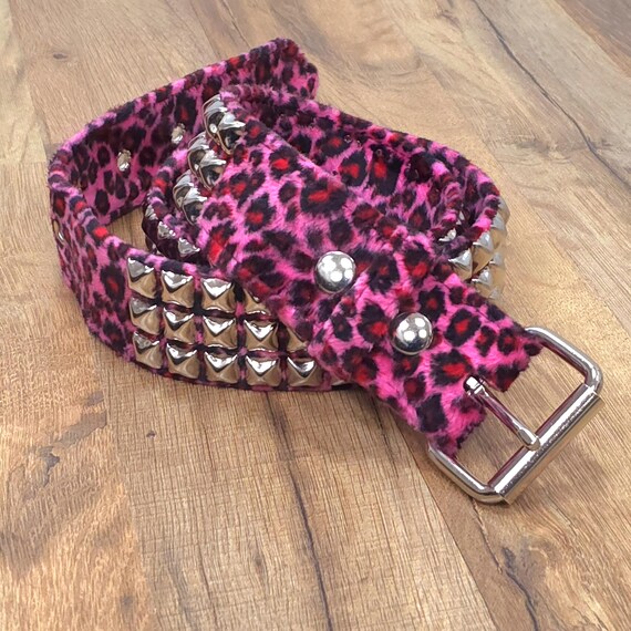 Handmade Leopard Print Pyramid Studded Belt: Punk Goth Style  display picture 3