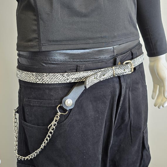 Skinny Cobra Snake Embossed Vegan Leather Belt: Punk Goth  display picture 3