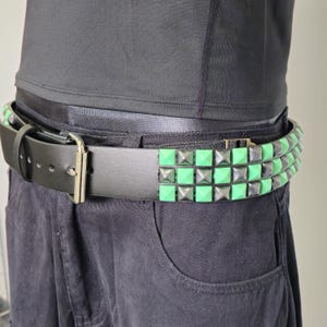 Three Row Green Black Checkered Pyramid Studded UK Punk Rock Genuine Leather Belt Snap Off Roller  Buckle Leather Loop