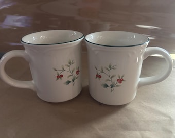 Pfaltzgraff Winterberry Muster Steingut 12 Unzen Tassen Made in Indonesien (2er-Set)