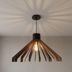 Luminária pendente escandinava de madeira | Lustre moderno para sala de estar | Luminária artesanal com design geométrico | Abajur de madeira com jogo de sombras