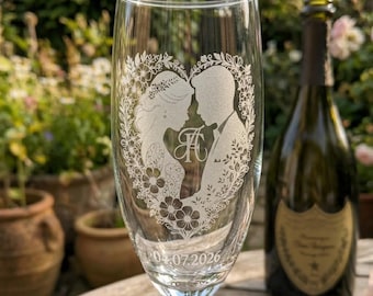 Copas de champán personalizadas - Regalo de boda personalizado - Copas grabadas con la silueta de los novios - Recuerdo de boda.