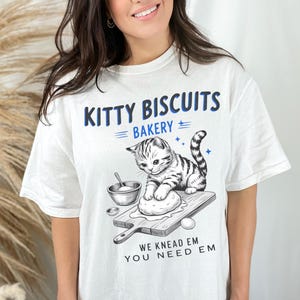 Cat Biscuit Shirt, Funny Baking Gifts for Her, Cute Kitty Biscuits Bakery Retro Style Graphic Tee, vintage cat making biscuits t shirt