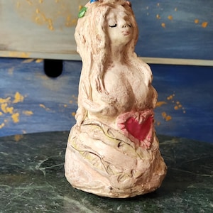 Hand Sculpted Fertility Goddess Figurine: Divine Feminine Altar Statue