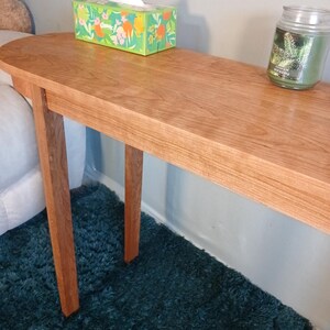 Puede incluir: Un juego de tres tazas de cer&aacute;mica con un acabado moteado y mate. Las tazas son de color crema, gris claro y gris oscuro. Cada taza tiene un dise&ntilde;o simple y minimalista, ideal para caf&eacute; o t&eacute;.