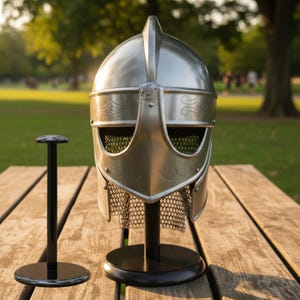 Casco Barbuta de los Caballeros Templarios Medievales con visera y soporte