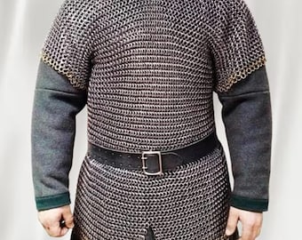 Maglia di maglia storica: acciaio dolce rivettato piatto da 8 mm, maniche corte