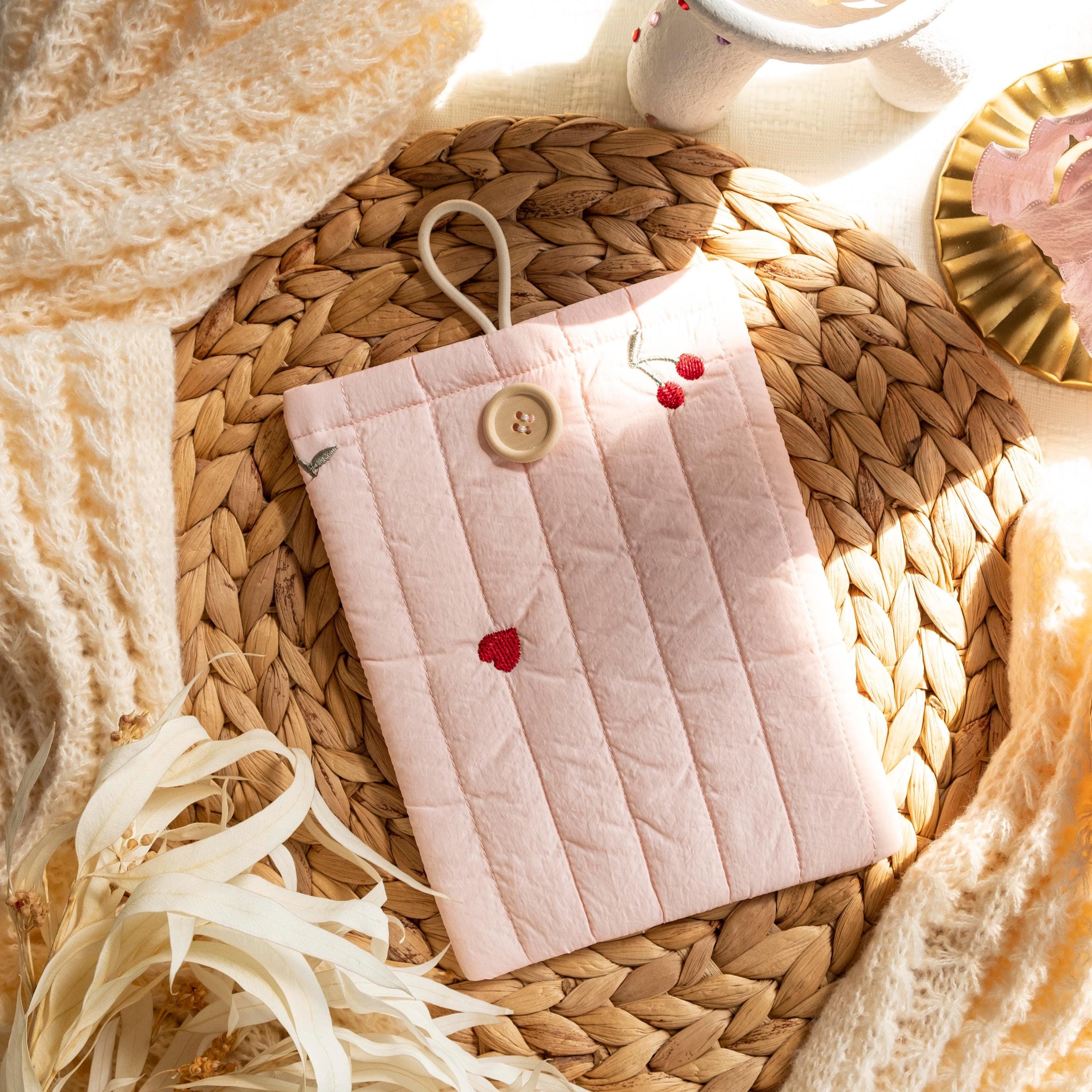 Hand embroidered heart patterned kindle sleeve, Hand kindle pouch, Kindle Cover, Kindle Paperwhite 6 case, Bookish Gifts, Book protector