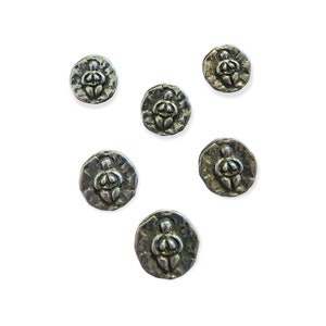 Venus de Willendorf Buttons / Pewter / Set of 9 / Fertility goddess / silver tone / Earth Goddess