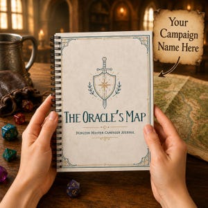 Op de afbeelding: Een spiraalgebonden campagnejournaal getiteld The Oracle's Map Dungeon Master Campaign Journal. De omslag bevat een centrale illustratie van een zwaard en schild met een ster-embleem, omlijst door dunne blauwe en gouden lijnen op een crèmekleurige achtergrond.