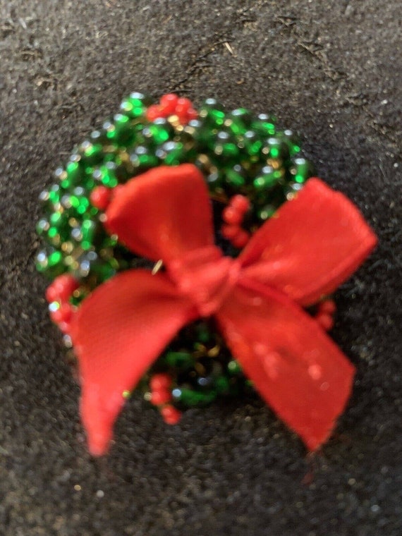 Hand beaded Hand Wired Christmas Pin/ brooch Wreat