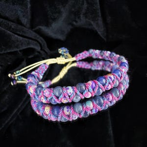 Natürliches Regenbogen Jaspis Armband - Jaspis Stein geflochtenes Armband - Lila Blau Jaspis Edelstein Heilstein Armband Geschenk für sie, Geschenk für ihn