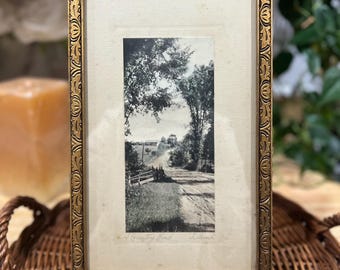 Fotografía antigua coloreada a mano de una carretera rural firmada a lápiz por Le Busch, década de 1900, 11 x 7 pulgadas