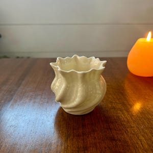Belleek vase - Etsy 日本
