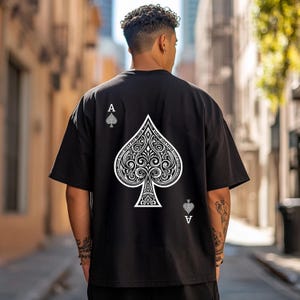 Camiseta Ace of Spades Back Logo (sem design na frente) – Estilo minimalista, impacto máximo | Magic Streetware, Deck of Cards Apparel, Aces
