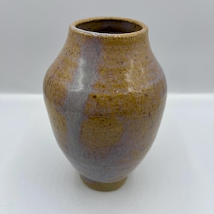 Lavender and beige speckled accent vase/flower vase