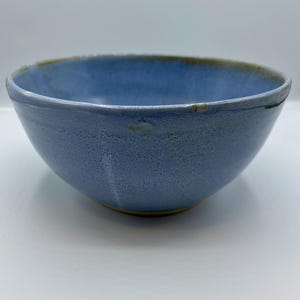 Large blue serving bowl/fruit bowl/salad bowl