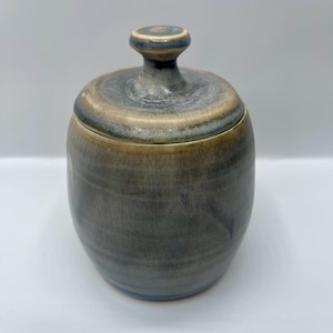 Lidded jar/bathroom jar/kitchen jar/sugar jar/cotton ball holder