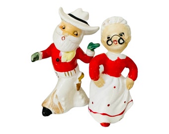 Vintage MG Napco Japan Christmas Western Santa Mrs Claus Salt & Pepper Shakers 1950s