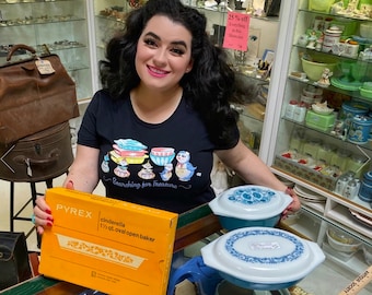 Pyrex Vintage T-Shirt Flea Market Searching for Treasure Holt Howard Lefton Bluebird Catherineholm Mid-Century Modern Vintage RELAXED Fit