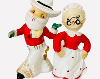 Vintage MG Napco Japan Christmas Western Santa Mrs Claus Salt & Pepper Shakers MCM 1950s