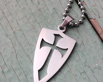 Collier bouclier templier fait main en acier inoxydable : pendentif croix chevalier croisé