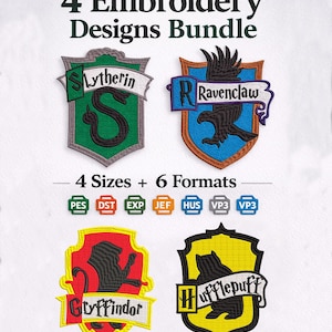 Puede incluir: Imagen que muestra cuatro diseños de bordado de los escudos de las casas de Hogwarts: Slytherin, Ravenclaw, Gryffindor y Hufflepuff. El texto dice "4 Embroidery Designs Bundle" y "4 Sizes + 6 Formats".