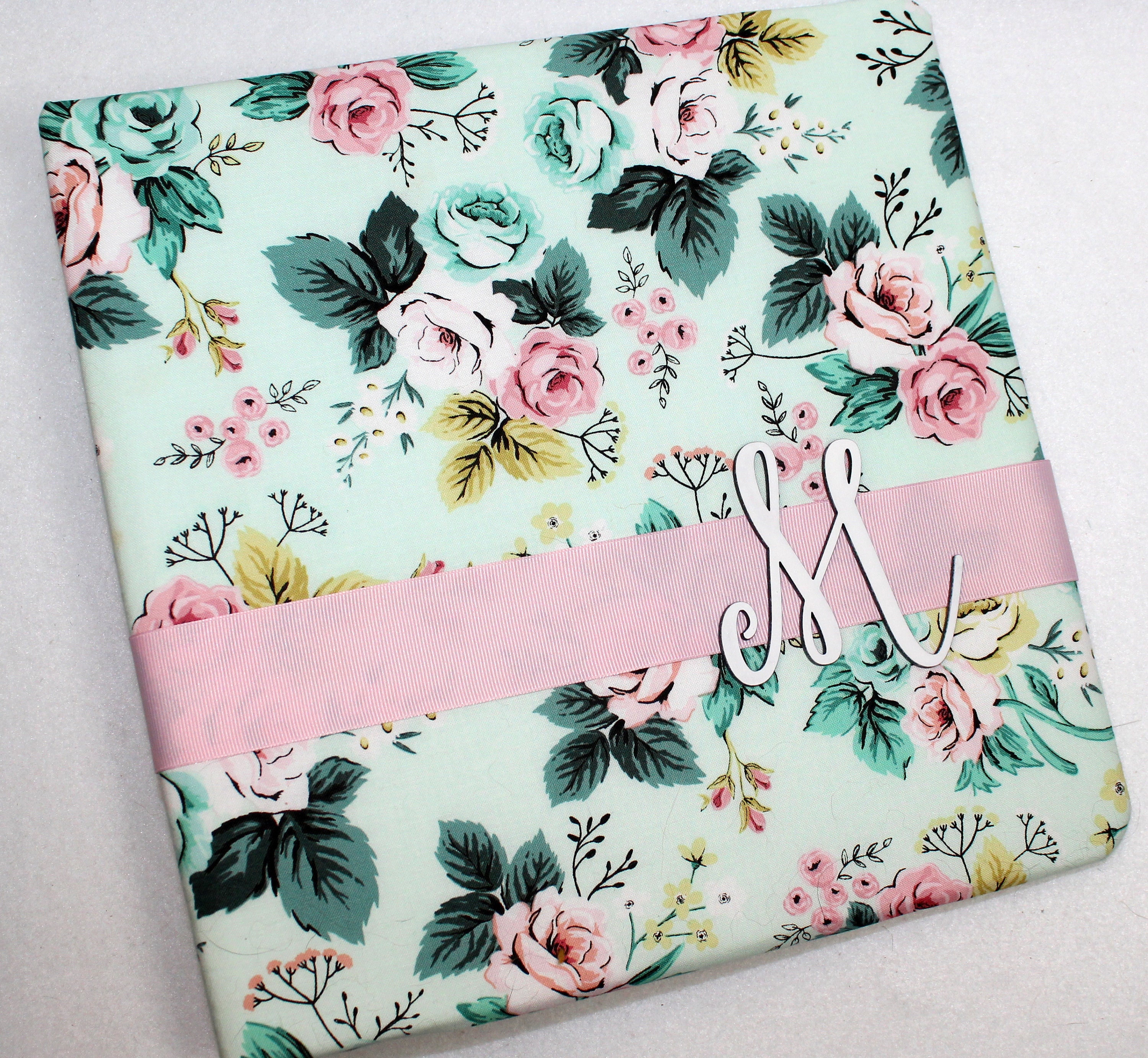 Libro de recuerdos para bebé, libro para niña, rosa y verde menta, álbum de  recortes para bebé, álbum de fotos, hitos, años de la infancia, baby  shower, personalización - Etsy México, image size:3000x2766