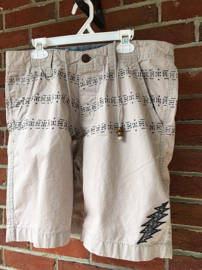 Men\u2019s Size 30 Skull and Bolt Applique Recycled Shorts