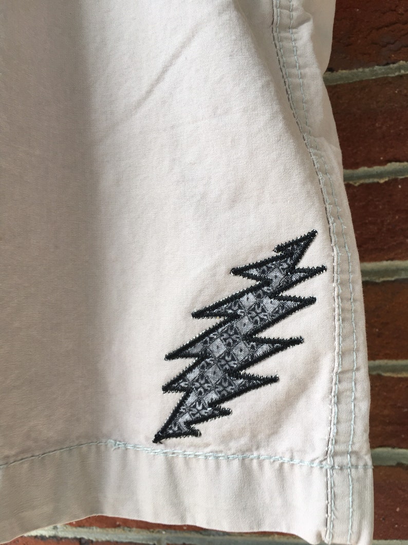 Men\u2019s Size 30 Skull and Bolt Applique Recycled Shorts