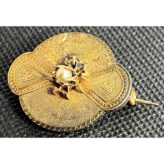 Antique Victorian 10K Gold Brooch Real Pearl Floral Engravings
