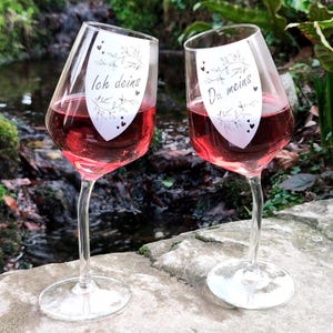 Wine glass personalized with engraving wedding gift for couples with engraving set of 2 wine glasses gift idea wedding bride and groom gift