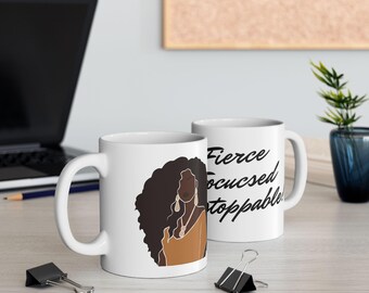 Taza de café matutina con frase motivacional: un regalo inspirador para mujeres fuertes y empoderadoras.